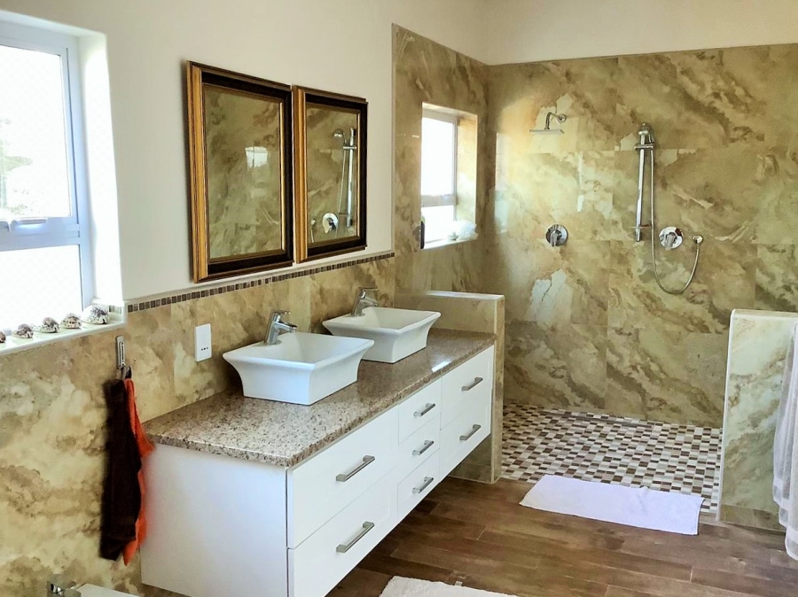 To Let 4 Bedroom Property for Rent in Fish Hoek Western Cape